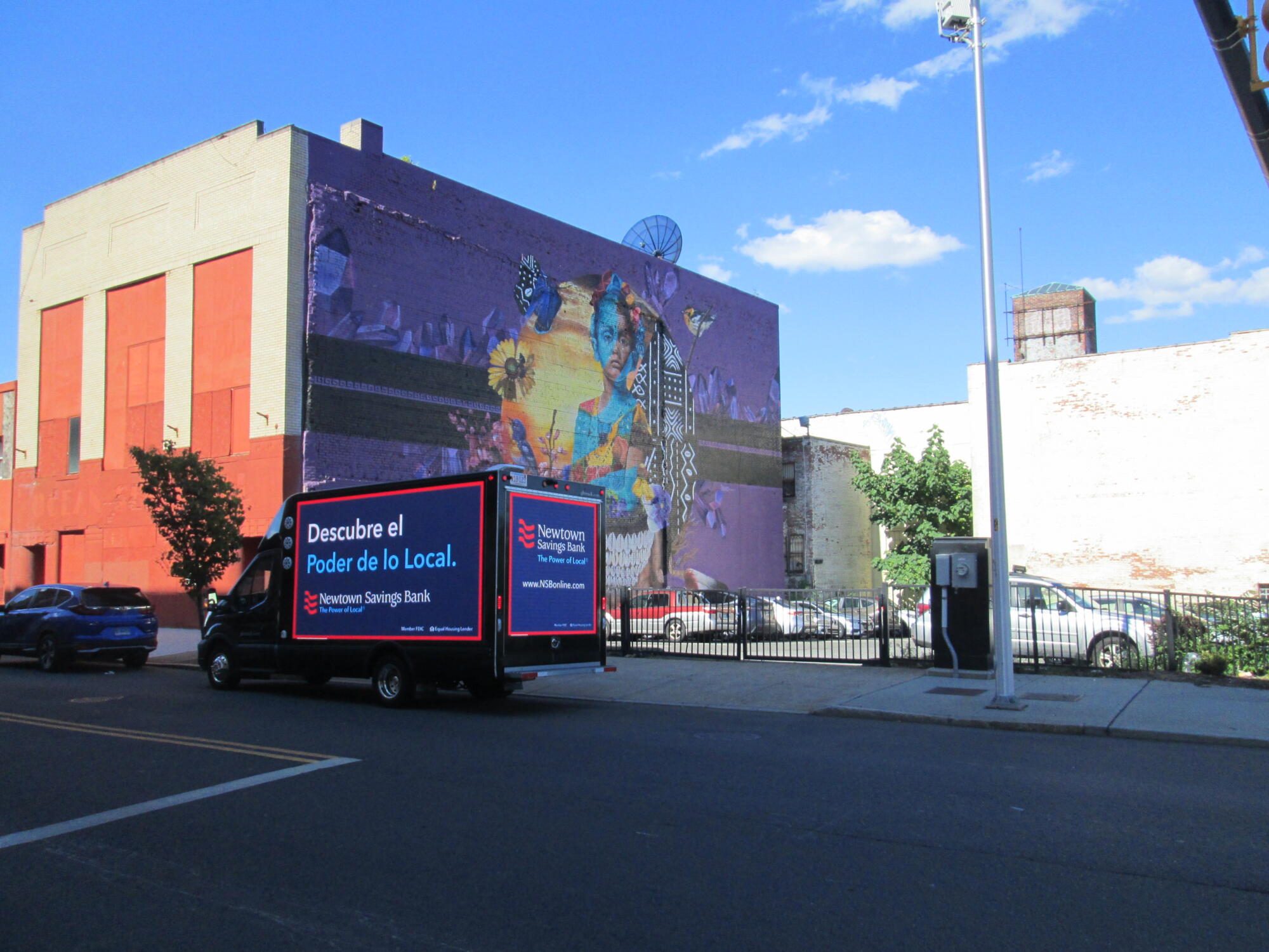 Mobile digital billboard truck in Bridgeport CT with a Spanish language message.